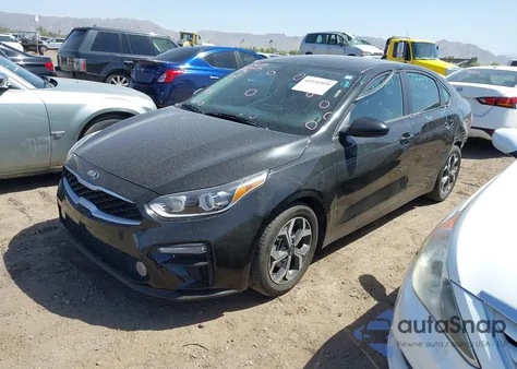 2021 Kia Forte Lxs z USA, uszkodzony, nr VIN 3KPF24AD2ME338591